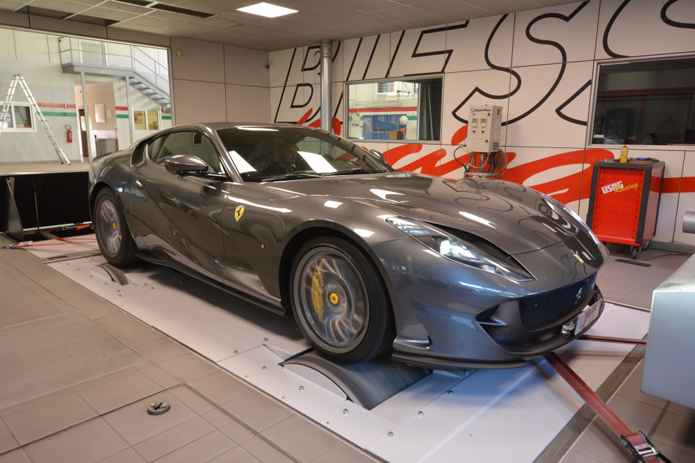 812 Superfast  6.5 V12 800cv